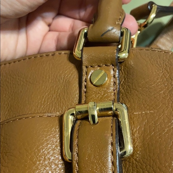 Micheal Kors preloved tan/acorn satchel - Picture 11 of 11